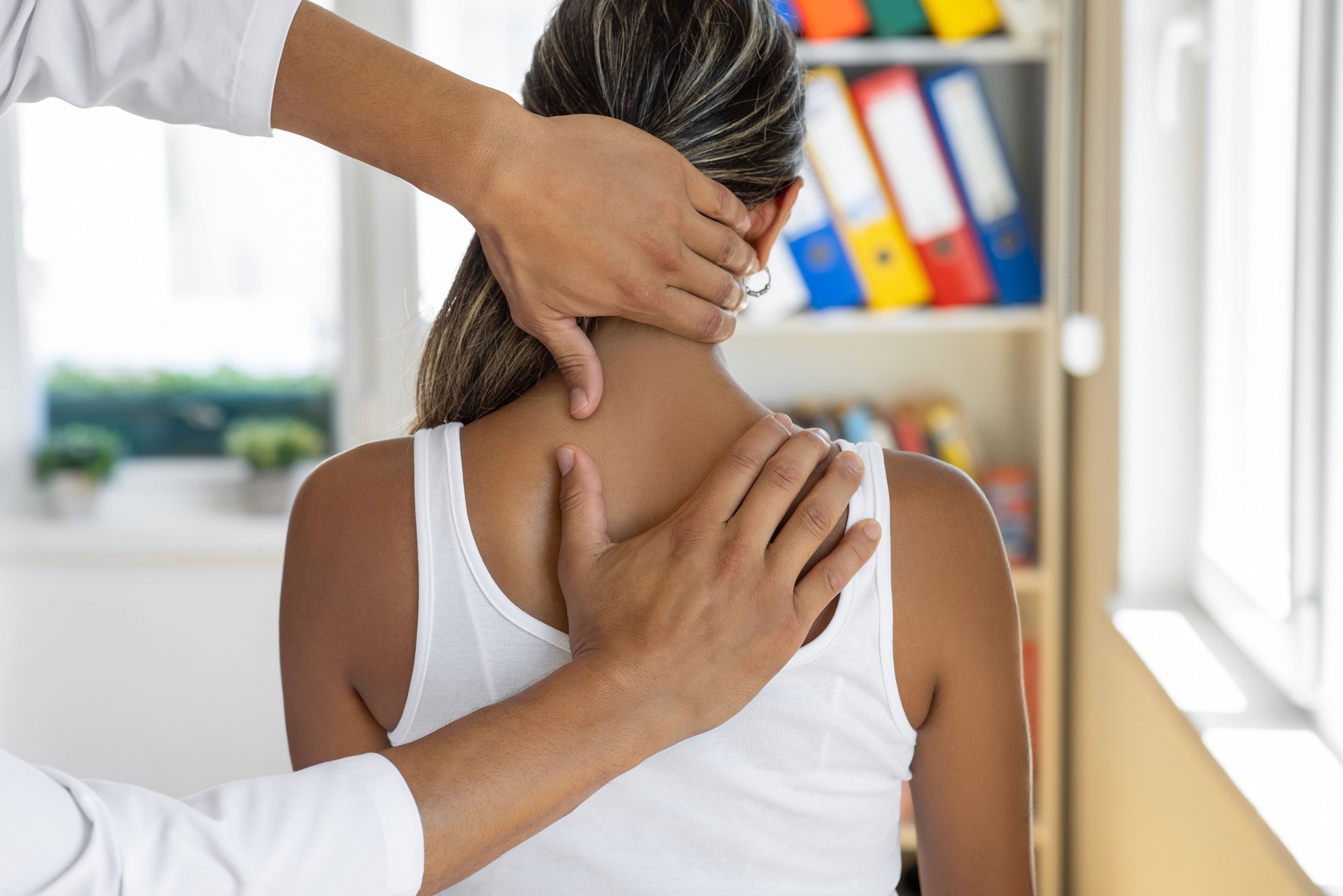 Physiotherapist massage therapist